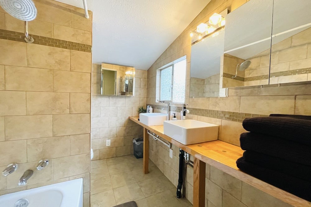 Photo of Bathroom in Sunnyside