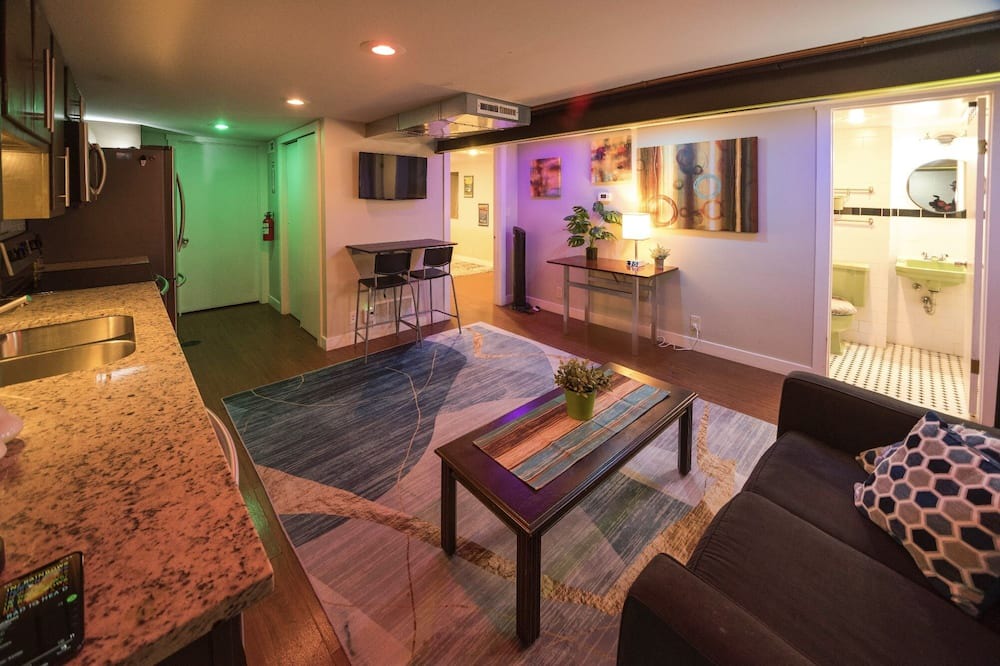 Photo of Livingroom in Sunnyside