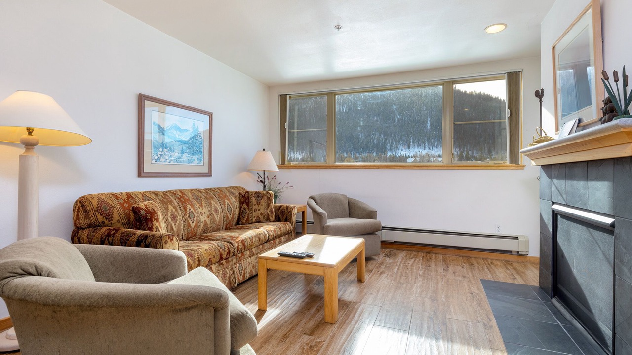 Photo of Livingroom in Lakeside Village