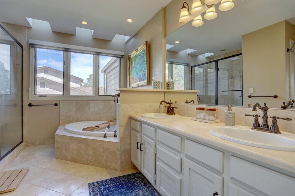 Photo of Bathroom in Lakewood