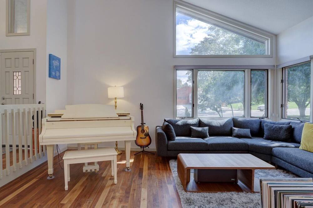 Photo of Livingroom in Lakewood