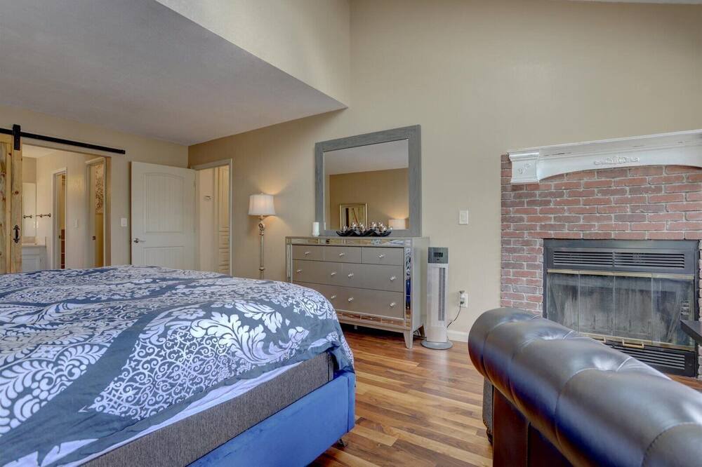 Photo of Bedroom in Lakewood