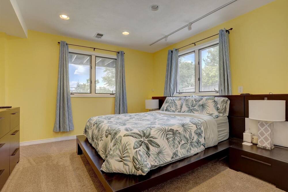 Photo of Bedroom in Lakewood