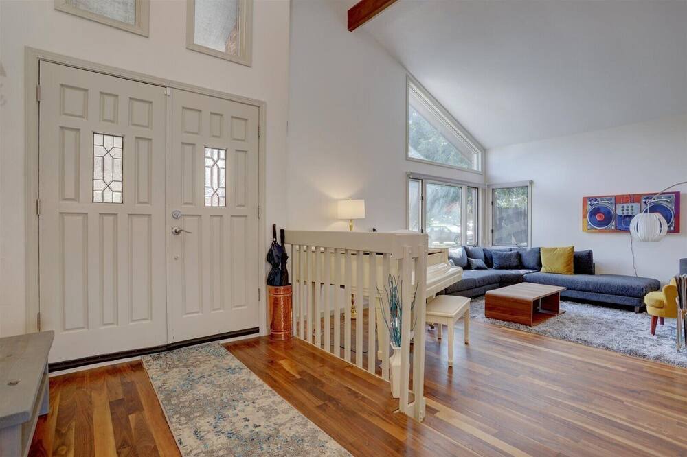 Photo of Livingroom in Lakewood