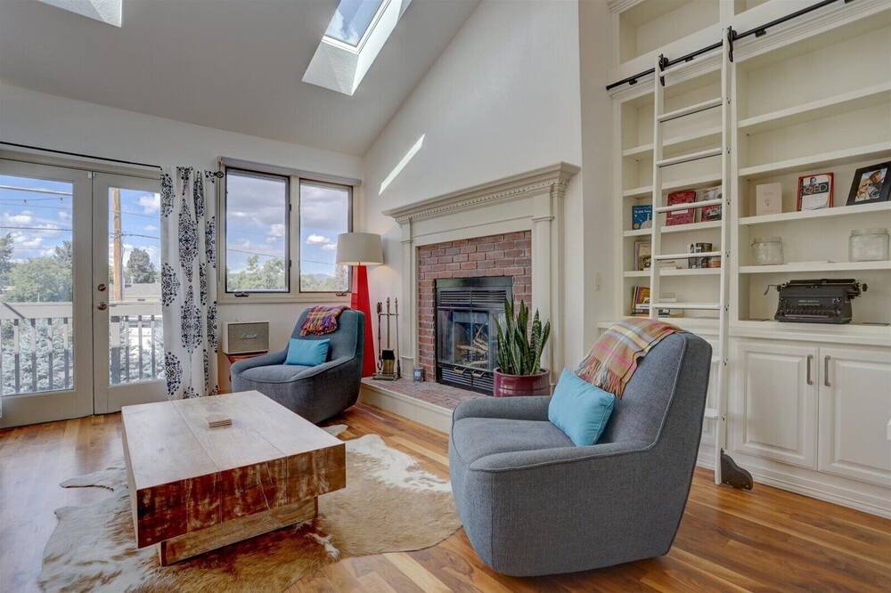 Photo of Livingroom in Lakewood