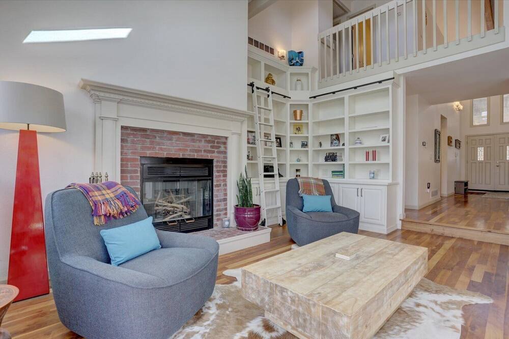 Photo of Livingroom in Lakewood