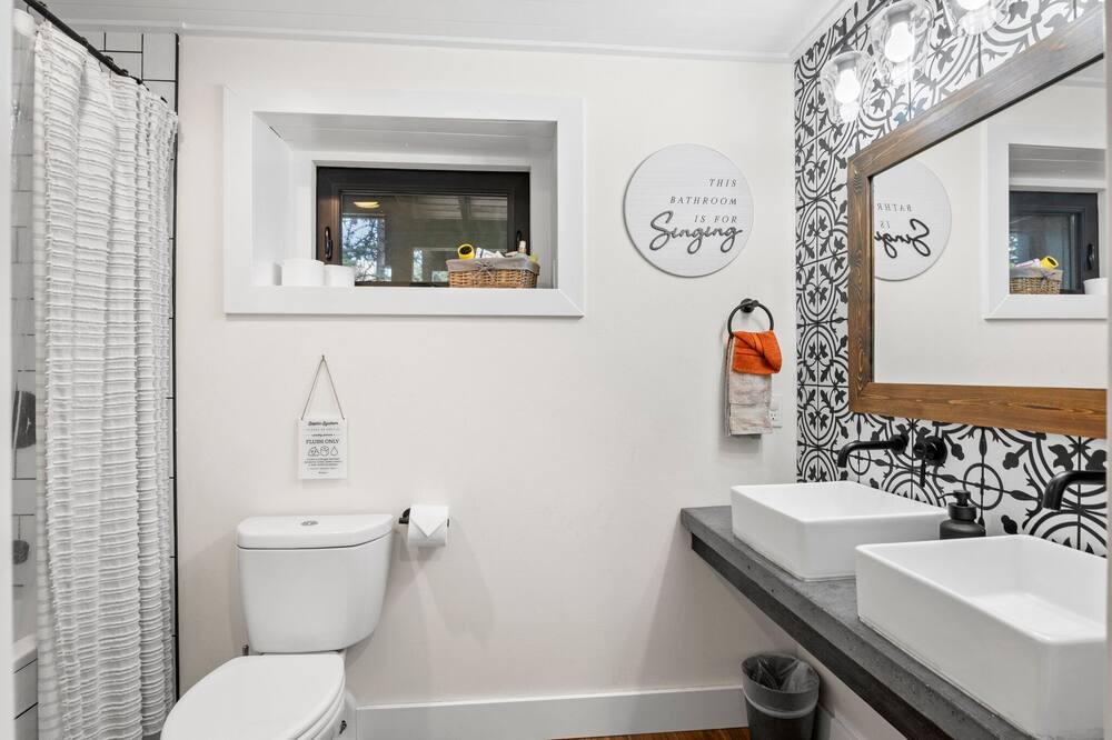 Photo of Bathroom in Kings Valley
