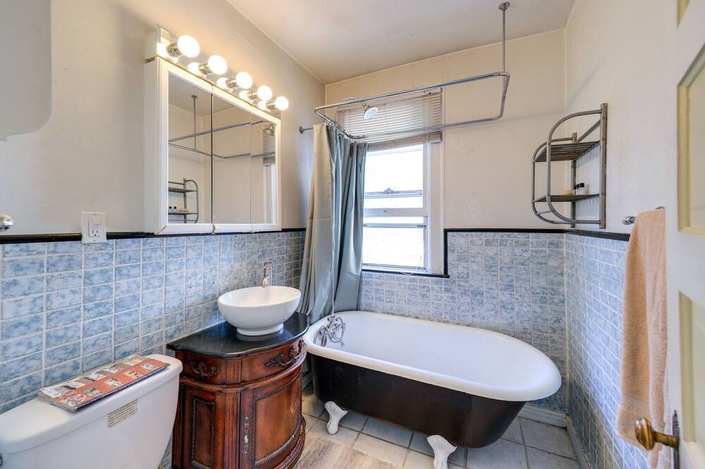 Photo of Bathroom in City Park West