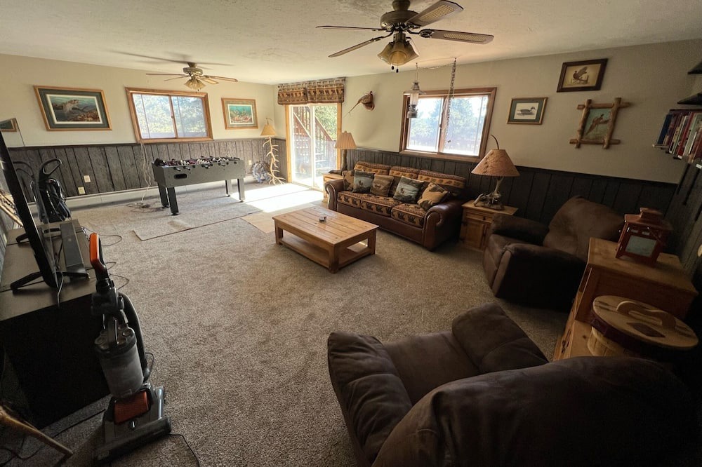 Photo of Livingroom in Green Valley