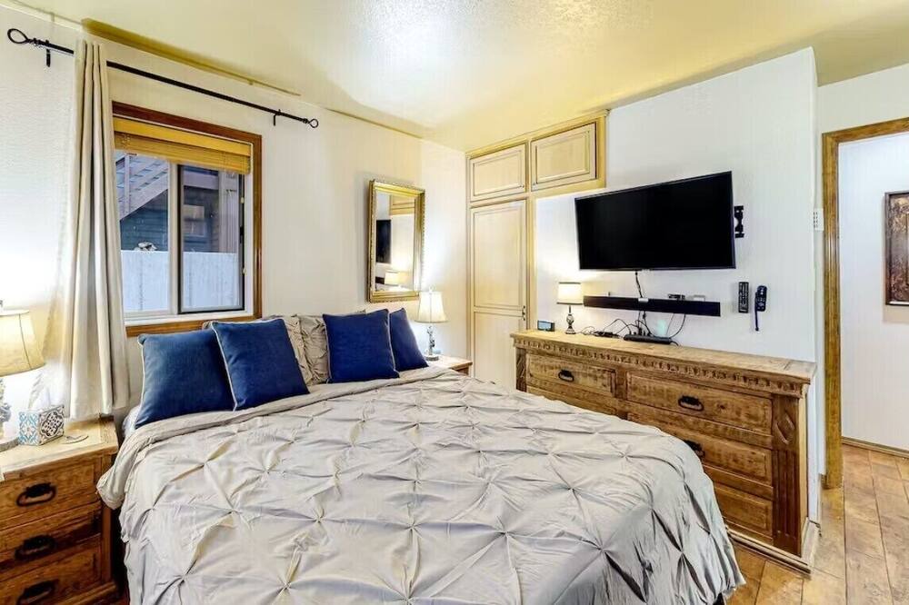 Photo of Bedroom in Columbine Lake