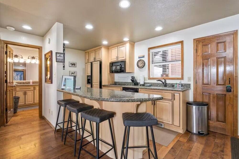 Photo of Kitchen in Columbine Lake