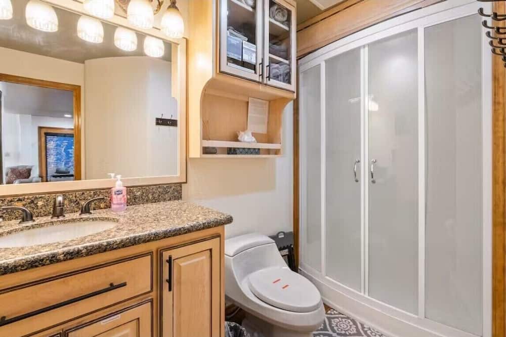 Photo of Bathroom in Columbine Lake