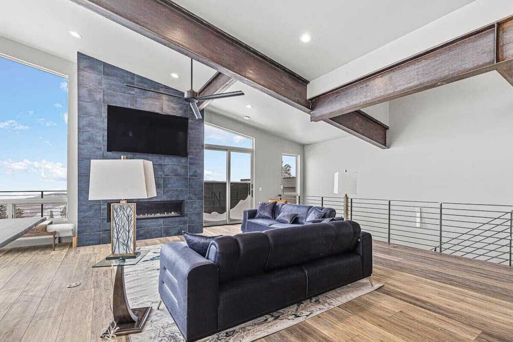Photo of Livingroom in Woodmoor