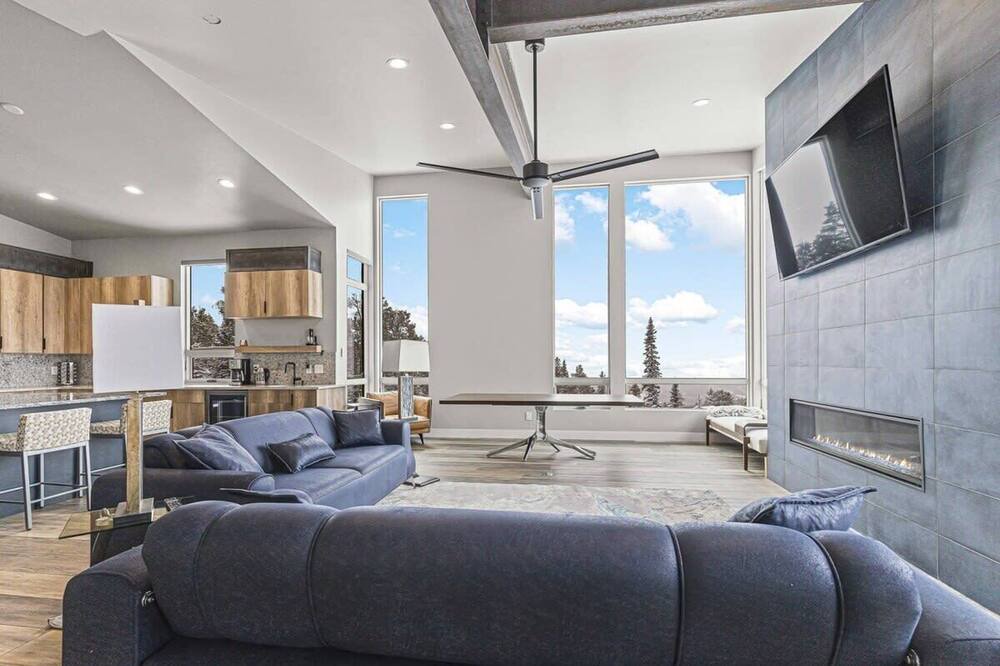 Photo of Livingroom in Woodmoor