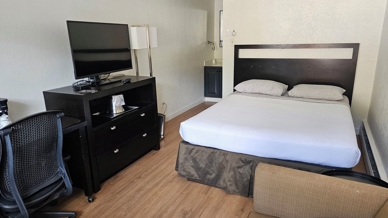 Photo of Bedroom in Idaho Springs
