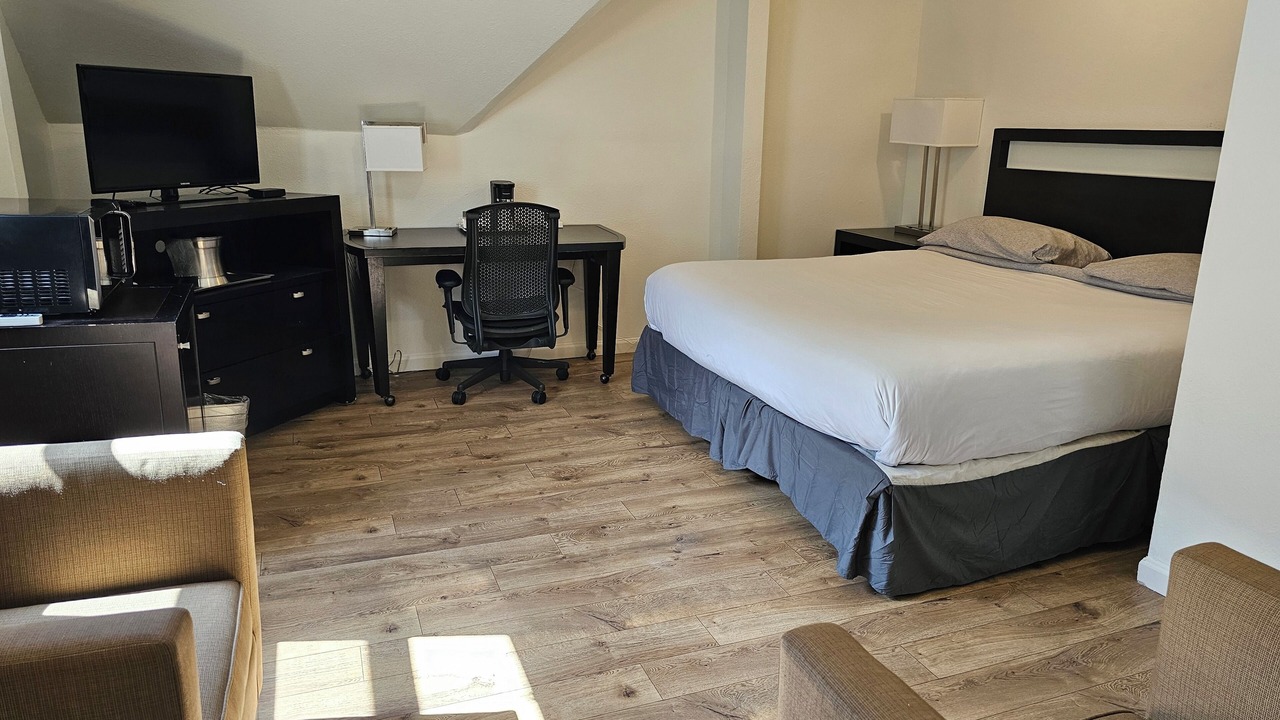 Photo of Bedroom in Idaho Springs