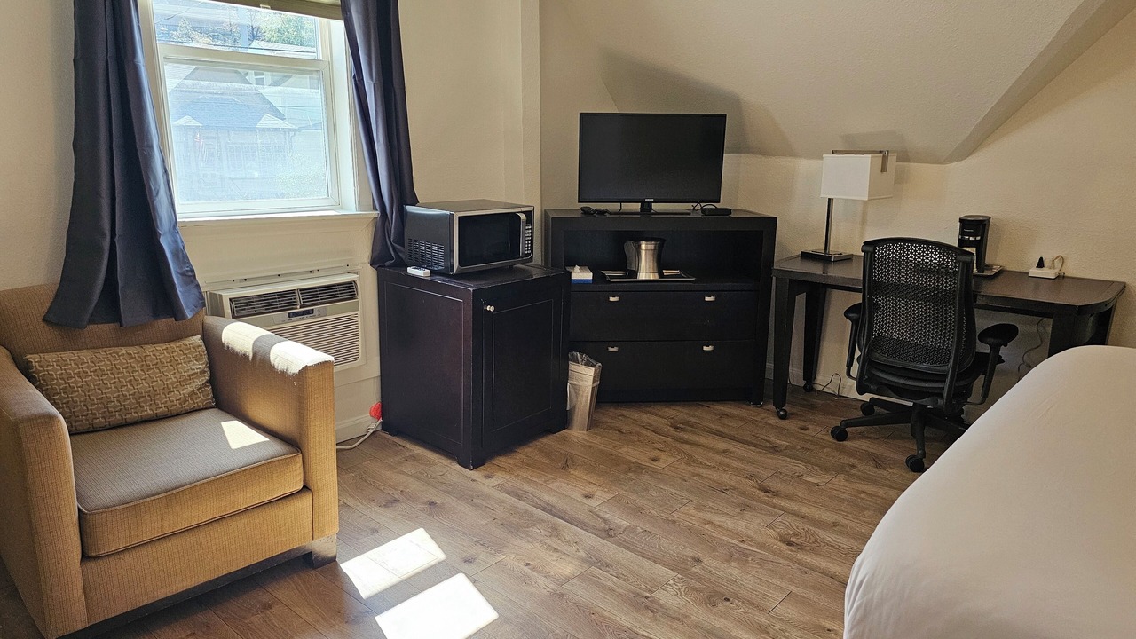 Photo of Bedroom in Idaho Springs