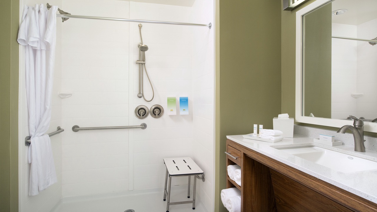 Photo of Bathroom in Dupont