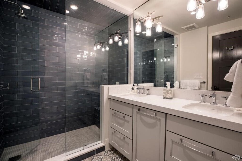 Photo of Bathroom in Highlands Townhomes
