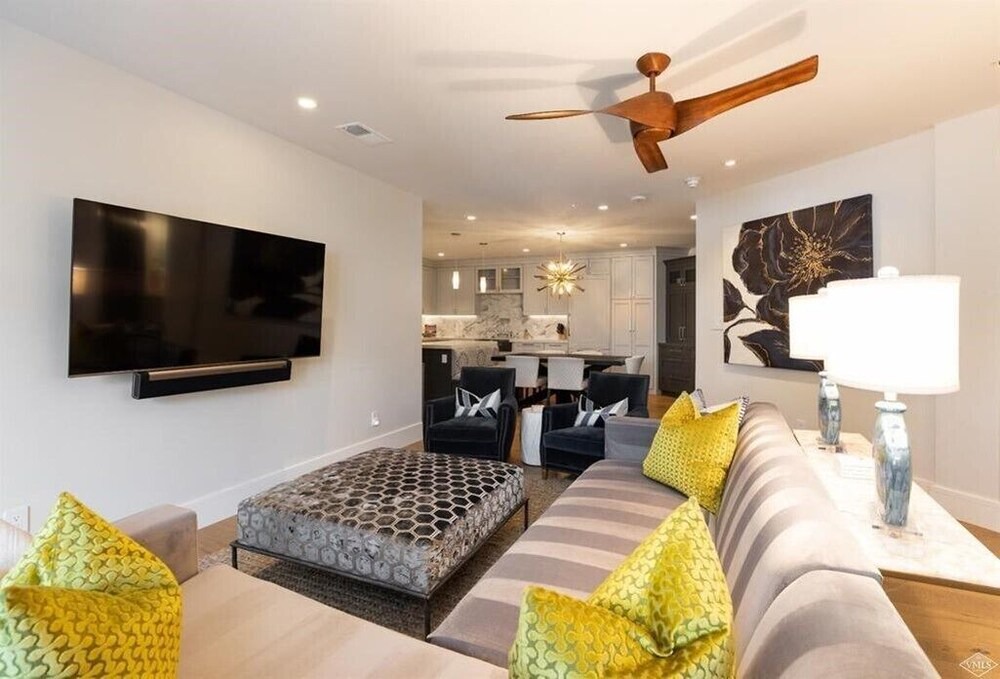 Photo of Livingroom in Highlands Townhomes