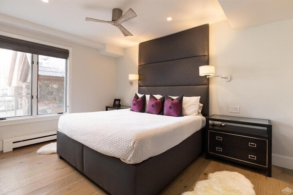Photo of Bedroom in Highlands Townhomes