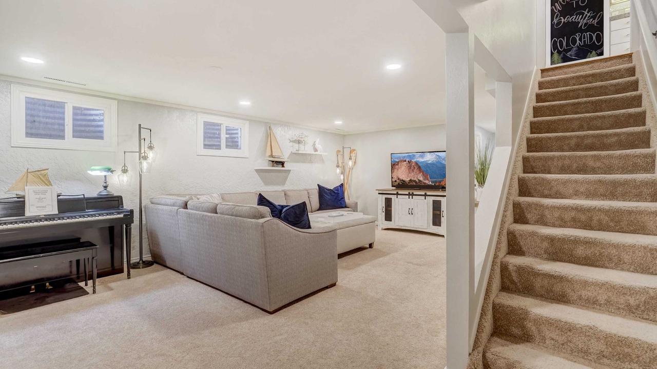 Photo of Livingroom in West Colorado Springs
