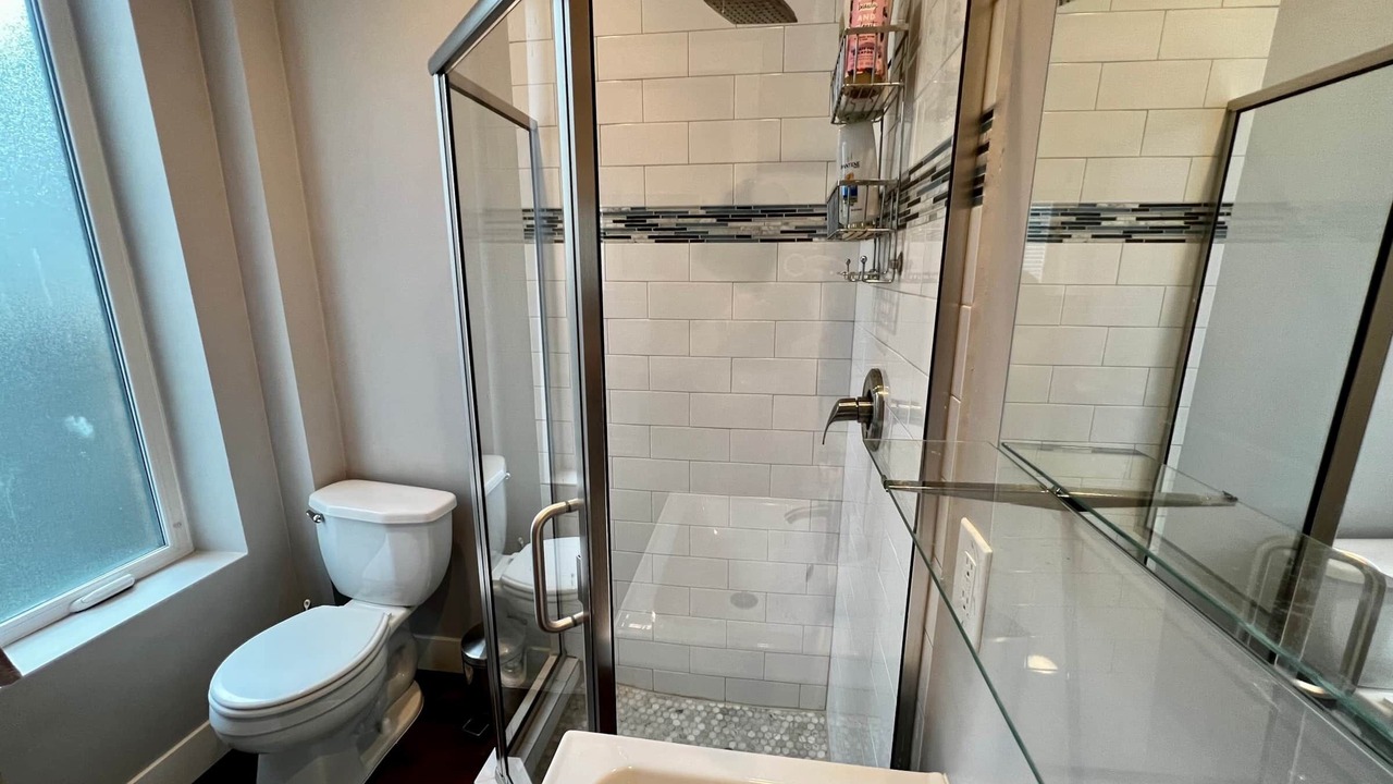 Photo of Bathroom in Lincoln Park