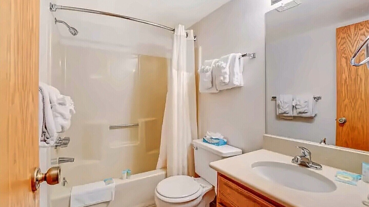 Photo of Bathroom in Rendezvous