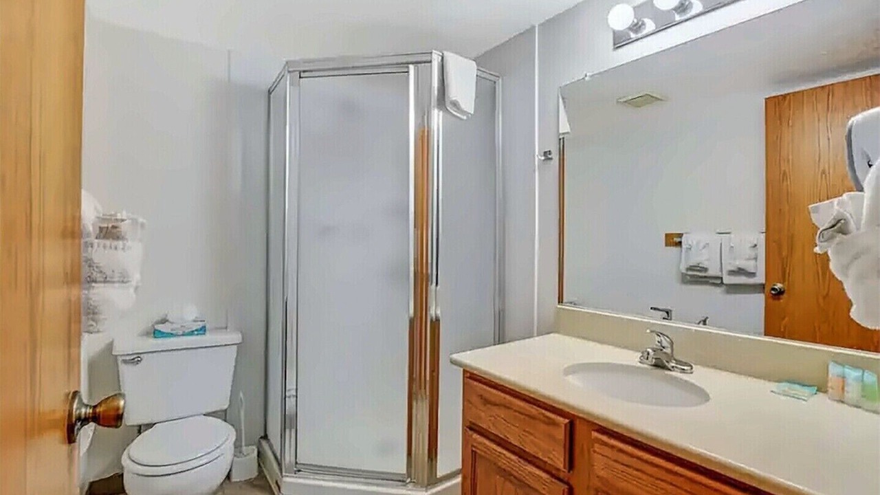 Photo of Bathroom in Rendezvous