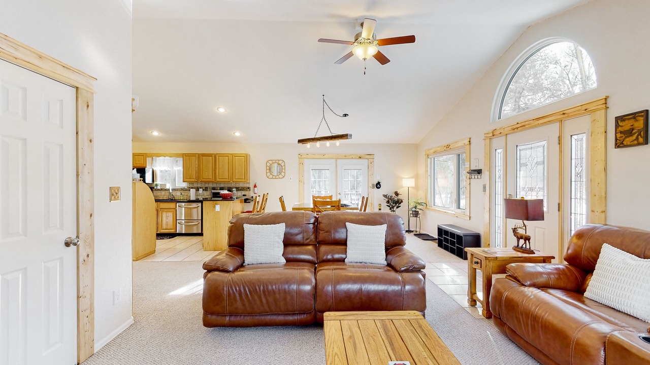 Photo of Livingroom in South Fork