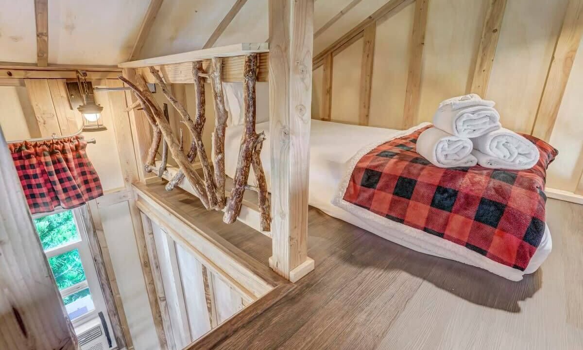 Photo of Bedroom in Larkspur