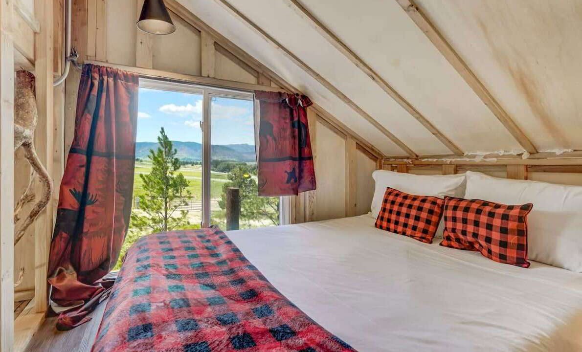 Photo of Bedroom in Larkspur