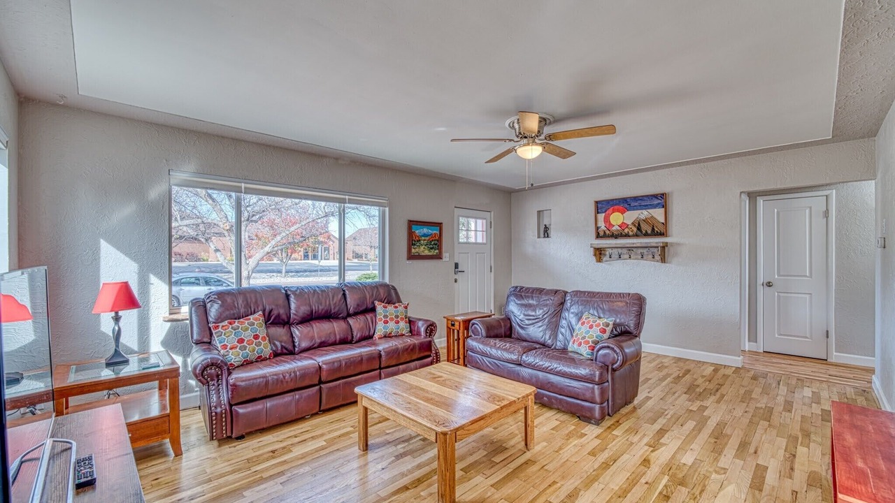 Photo of Livingroom in Canon City