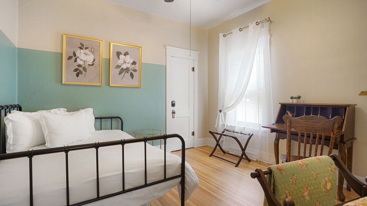 Photo of Bedroom in Greeley