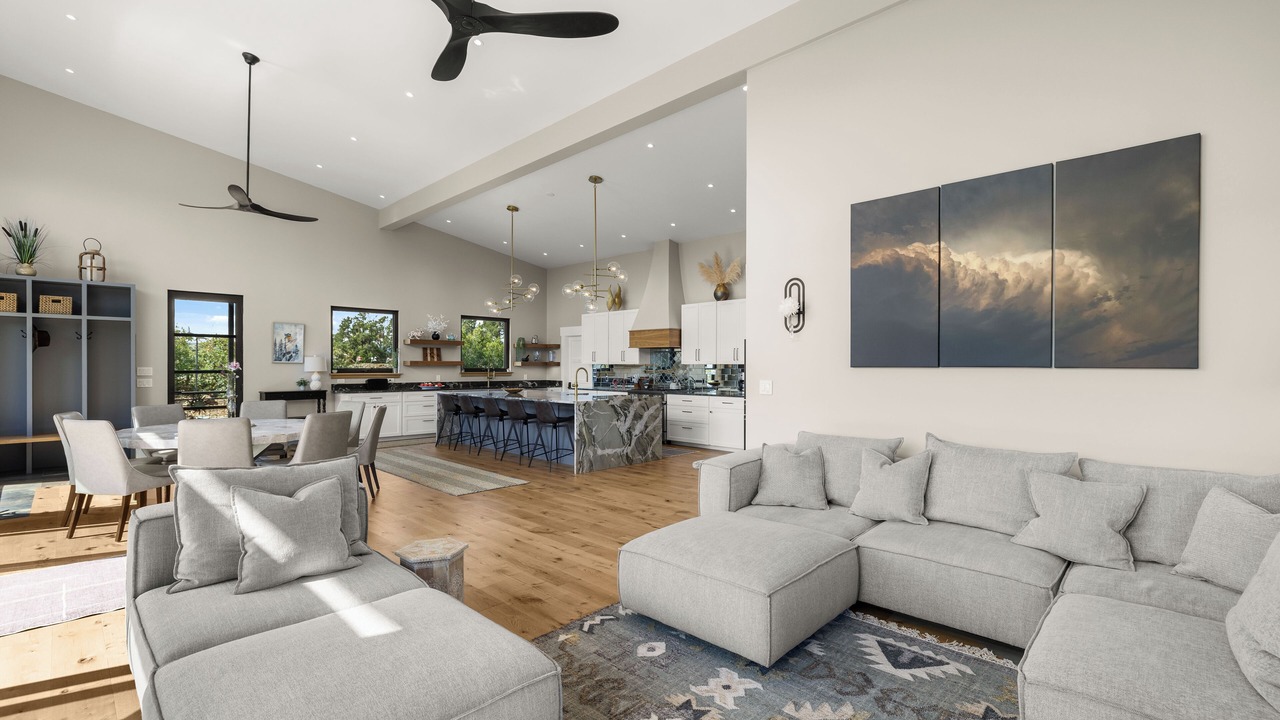 Photo of Livingroom in Missouri Heights