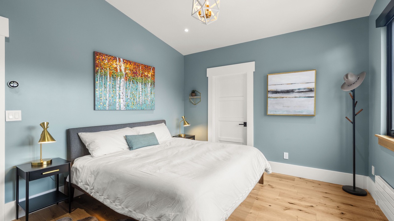 Photo of Bedroom in Missouri Heights