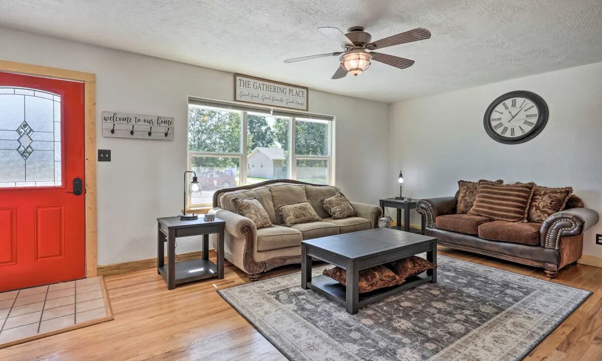 Photo of Livingroom in Canon City