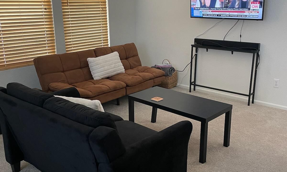 Photo of Livingroom in Aurora