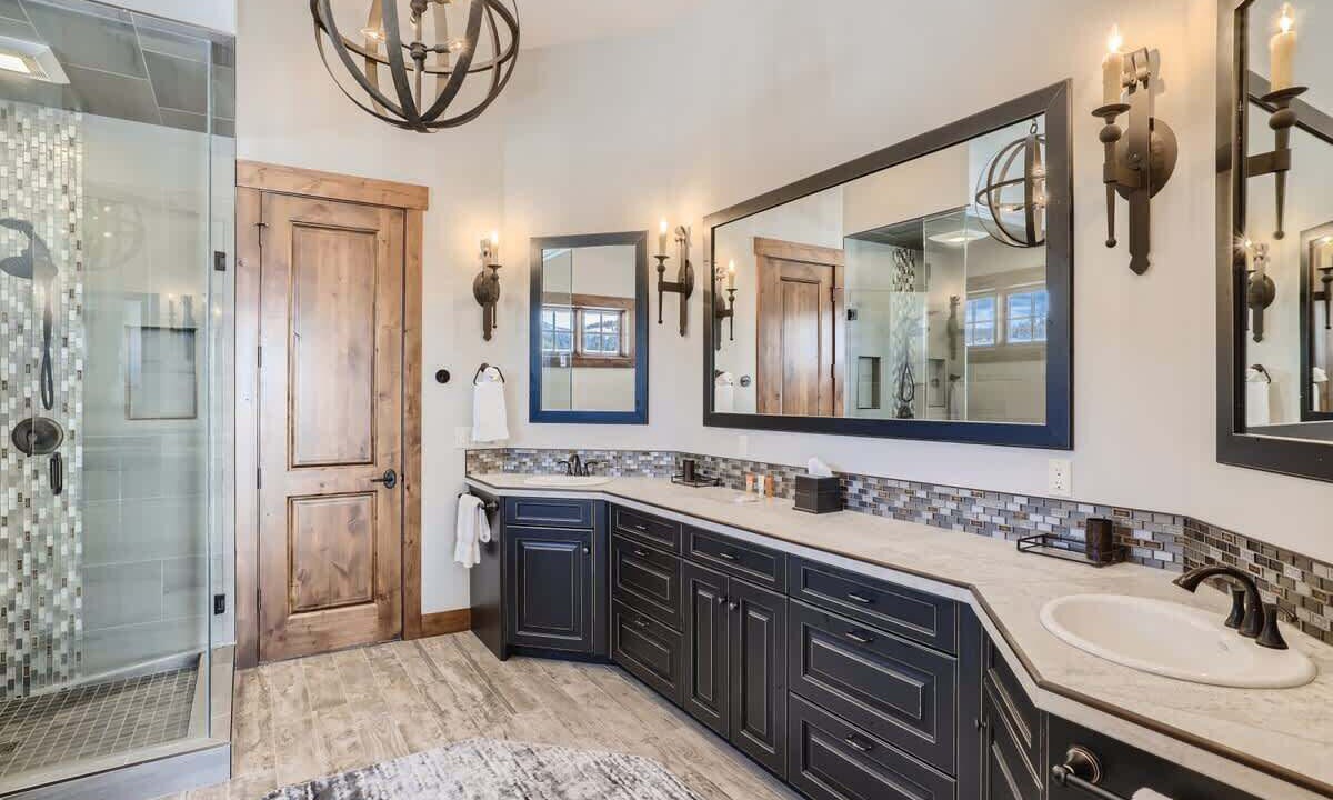 Photo of Bathroom in Three Peaks