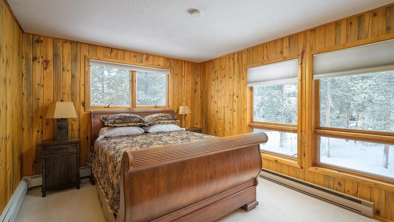 Photo of Bedroom in Sunset Ridge