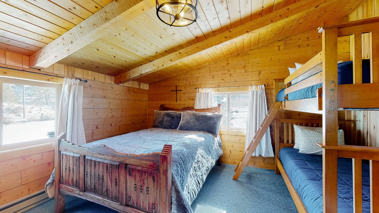 Photo of Bedroom in South Fork