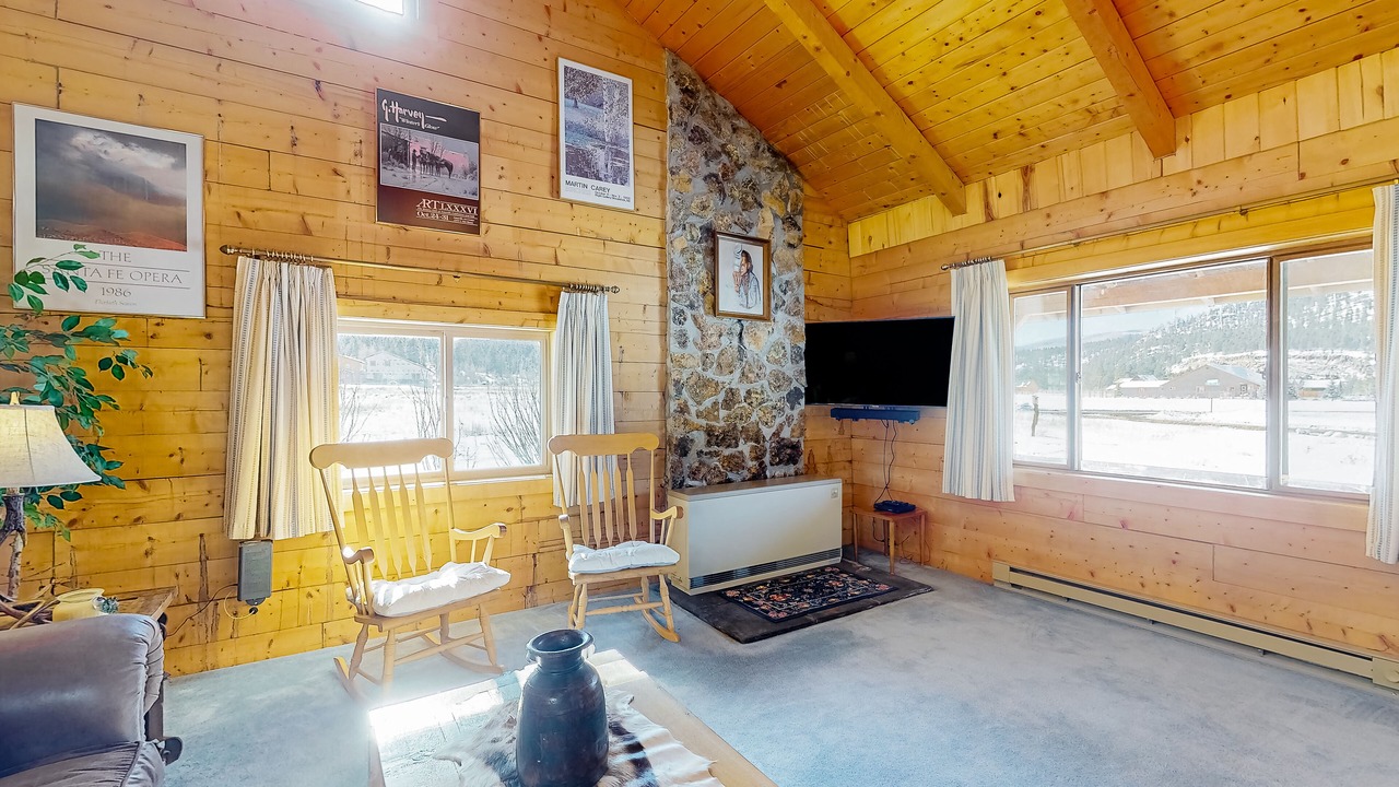 Photo of Livingroom in South Fork