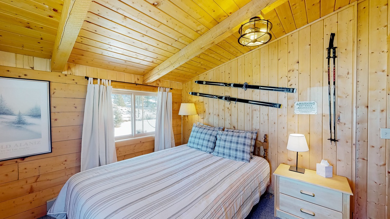Photo of Bedroom in South Fork
