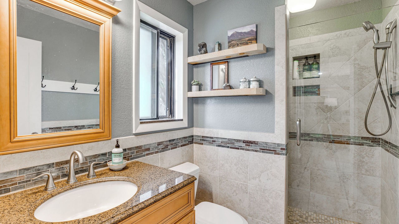 Photo of Bathroom in Palisade