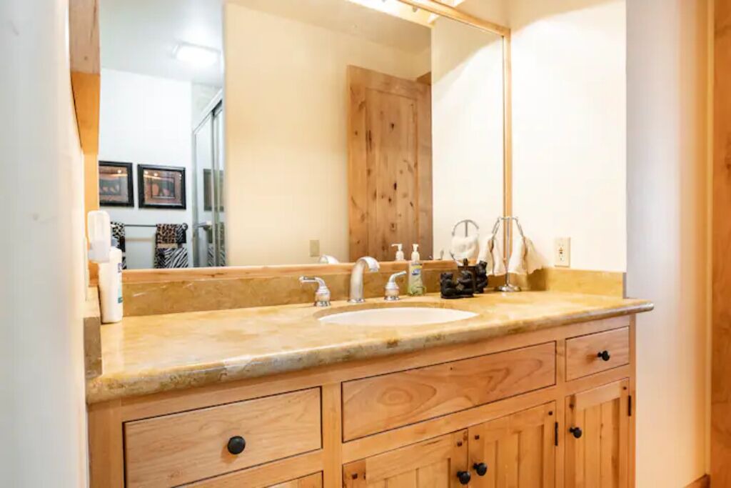 Photo of Bathroom in Highland Meadows
