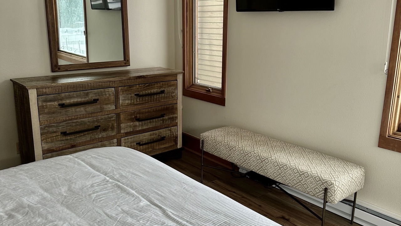 Photo of Bedroom in Lakeside Village