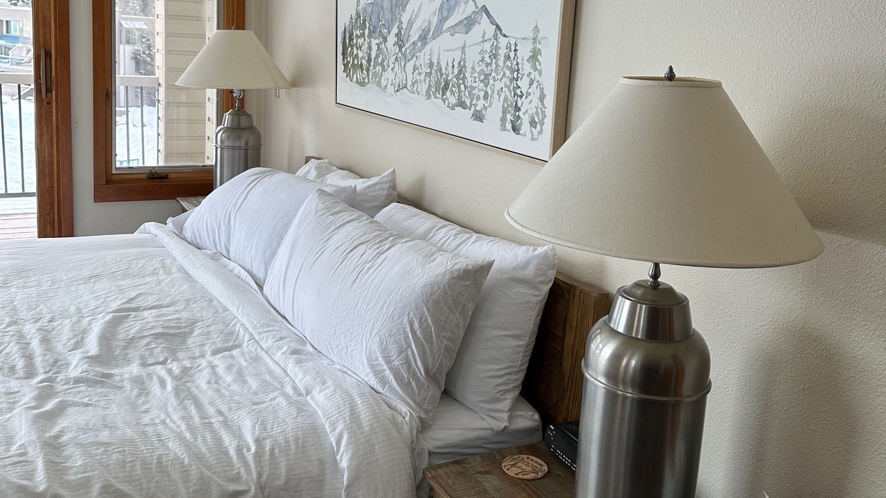 Photo of Bedroom in Lakeside Village