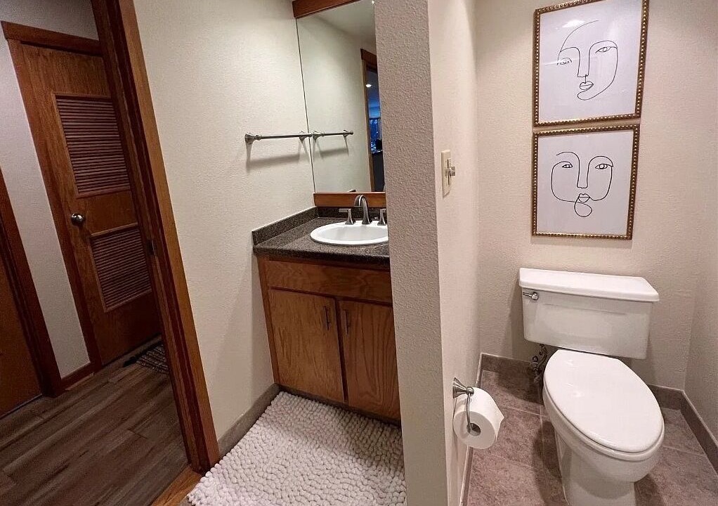 Photo of Bathroom in Lakeside Village