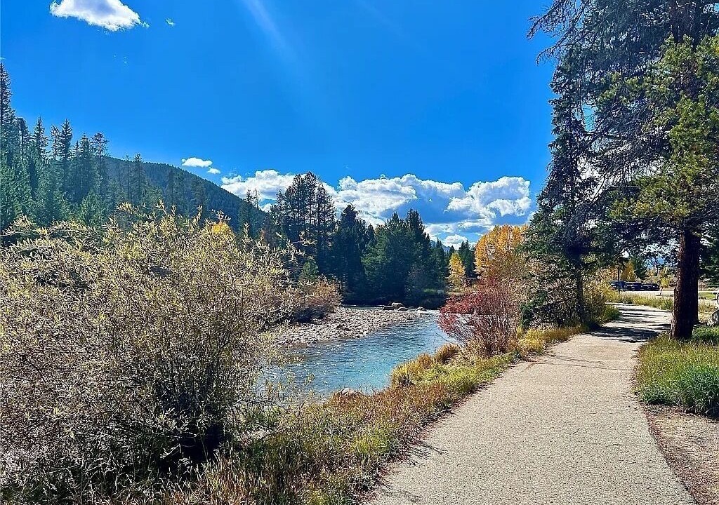 Photo of Outdoor in Lakeside Village