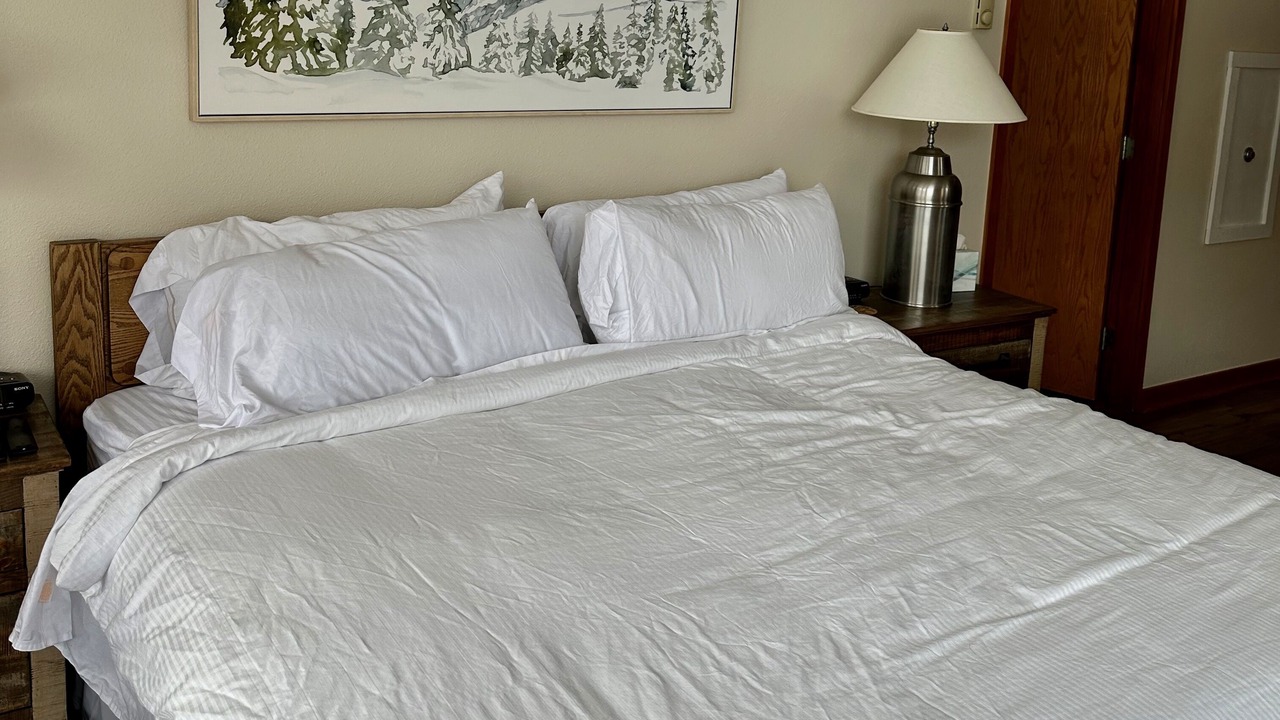 Photo of Bedroom in Lakeside Village